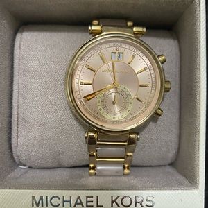 Michael Kors rose plate watch